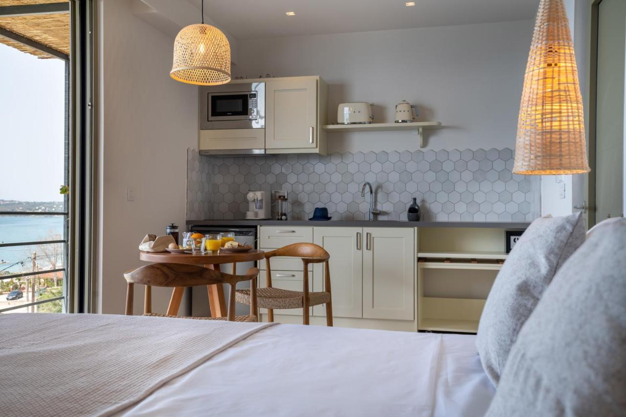Thea Beachfront In Lourdas Apartmán *