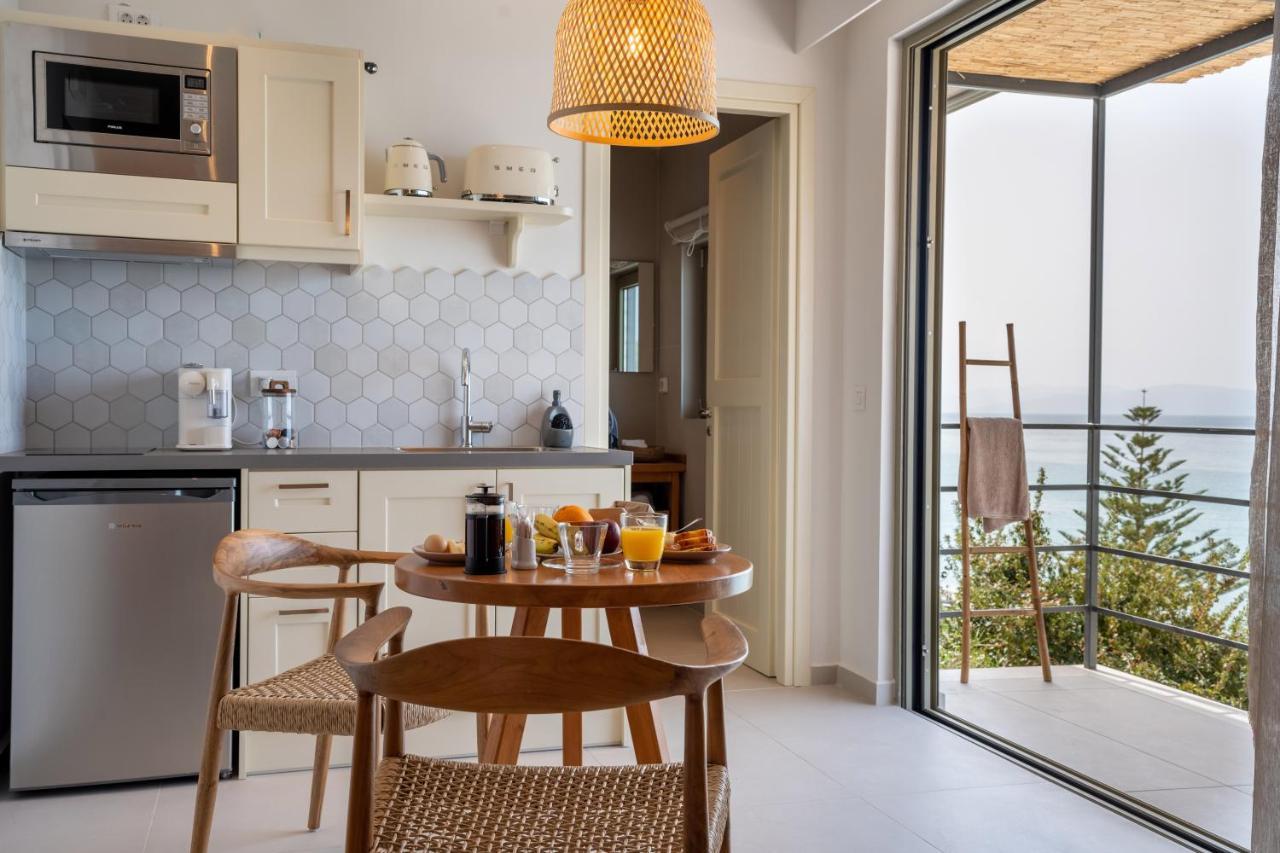 Thea Beachfront In Lourdas * Lourdata (Kefalonia)
